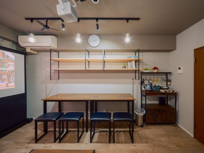 駐車場無料【大画面スクリーンがついた多目的スペース】 - 駐車場無料【レンタルルームTAMARI】