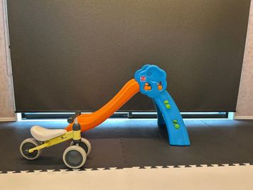 子連れの方の為の無料レンタルもございます。 - mellow space レッスン、ワークショップ、子育てサークル向きレンタルスペースの室内の写真