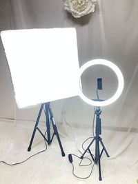 撮影機材は、ソフトボックスライトとリングライトをご用意しています。 - ホワイトオン天満の室内の写真