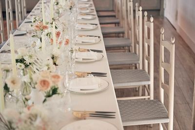 結婚式場 チャペル・ド・コフレ 【イベント・撮影に／60名着席】オープンキッチン付きパーティ会場の室内の写真