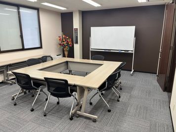 朝日新聞名古屋販売株式会社会議室 朝日新聞名古屋販売株式会社　会議室の室内の写真