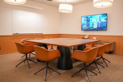 【WeWork】駅直結！　丸の内北口ビル　10名用会議室　 - WeWork 丸の内北口