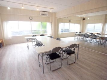 スクール、ワークショップとしても使用可能。 - KOBE RENT SPACE Aスタジオ（3F）多目的スペースの室内の写真