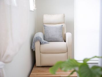 フットネイルに最適 - Lafu  beauty  salon ネイルサロン兼フリースペースの室内の写真