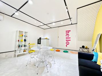 ミニマムギャラリーやポップアップストアにも最適なおしゃれ空間、女子会、ポートレート撮影、ネイルサロン、キッチン付きスペース - クリエイティブスペース【エジソン99】