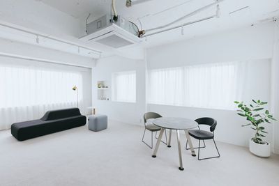 東南側。ソファ、サイドテーブルはカッシーナ - atelier obscura 02 長原 atelier obscura 02 【 長原 】の室内の写真