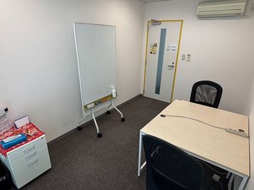 打ち合わせ等のご使用に最適です。 - アスパ日本橋オフィス 203号室（定員2名）の室内の写真