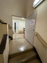 THビル2階Aルーム 多目的スペース（会議室、セミナールーム、ダンススタジオ）の室内の写真