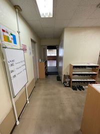 THビル2階Aルーム 多目的スペース（会議室、セミナールーム、ダンススタジオ）の室内の写真