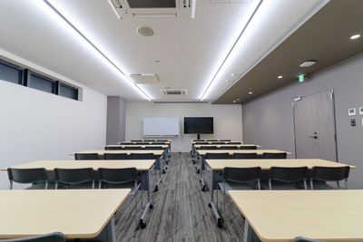 【博多駅徒歩2分！36名】モニター・WiFi・ホワイトボード無料！ふれあい貸し会議室Premium トヨタレンタリース博多駅前B - ふれあい貸し会議室 博多トヨタレンタリース