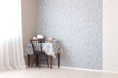 アンティークの机と椅子 - RENTALROOM studio tetote RENTALROOM studio tetote 2Fの室内の写真