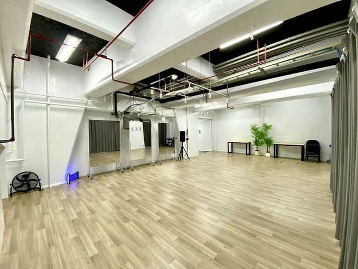 新宿・歌舞伎町・駅近1分・職安通り・軍艦ビル-102室 - 軍艦ビル-102室　新宿・歌舞伎町・駅近1分・職安通り