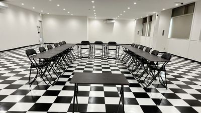 函館フリースタジオ＆フリースペース「はこプレイス」 はこプレイス3F「アダプトホール」の室内の写真