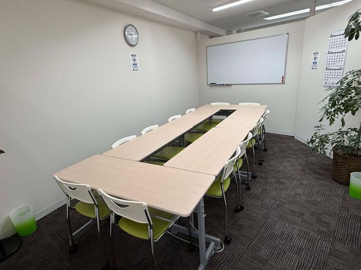 最大着席１２名の貸会議室 - 日本橋人形町「シェア」 バーチャルオフィス・貸会議室「貸会議室A」の室内の写真