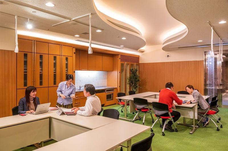 オープンスペース - コワーキングスペース・びぷれすイノベーションスタジオ