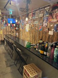 野毛ガレリア地下1階 BARBIGG たまり場バーの室内の写真