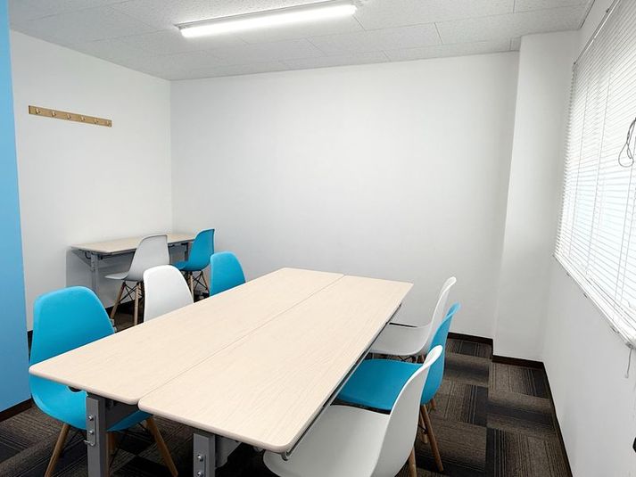 うめきた会議室405(最大8名) - 共栄実業(株)　幸福相互ビル