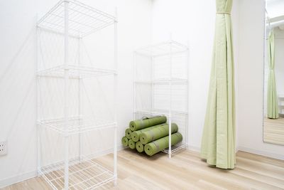 荷物置き、ロッカー替わりとして使えるラック - レンタルスタジオPalette 元町中華街店 レンタルスタジオPalette元町中華街店の室内の写真