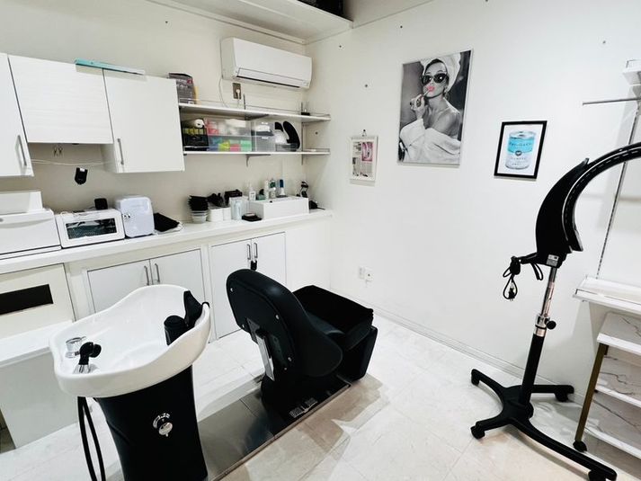 薬院駅側1Fフロアまるごとプライベート美容室　最新の機材導入 - Private art gallery