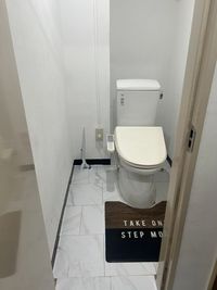 トイレ - ピラティス＆筋トレができるレンタルジム┃西新宿五丁目駅徒歩1分 ピラティス＆筋トレ設備完備のジム┃西新宿五丁目駅徒歩1分の室内の写真