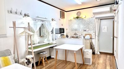 ・大きめドレッサー・姿見もあります
 - レンタルスペース【RoomAoyama】 RoomAoyama 　多目的スペースの室内の写真