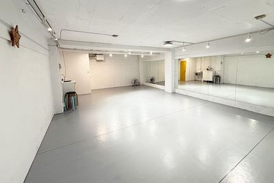 京都レンタルスタジオStar丸太町店 丸太町でダンスができるレンタルスタジオの室内の写真
