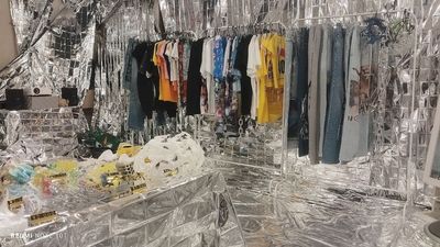 ギャラリー雪月花ゆづか 一軒屋2階洋室10畳　スポットライト･ピクチャーレール有の室内の写真