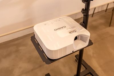 プロジェクターお貸し出ししております。 - KOUNAN BLDG 2F ABIKO A-LIFE RENTAL STUDIOの設備の写真