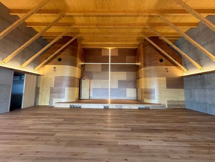 ステージ付きのレンタルホール&貸会議室 - ハーベストチャーチ熊本