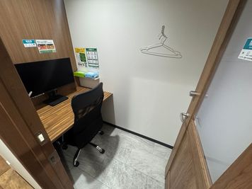 いいオフィス武蔵小山 by リンクフロンティア 1名個室（ブース1）の室内の写真