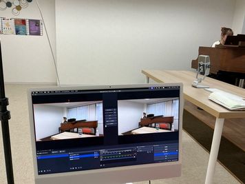 Wi-Fiや有線接続でライブ配信
(PCやケーブルはご持参ください） - ぴあさろんの室内の写真