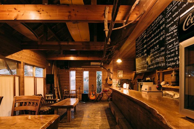 リバーサイドのBBQラナイ付きグランピング・レンタルスペース - River side village Loa