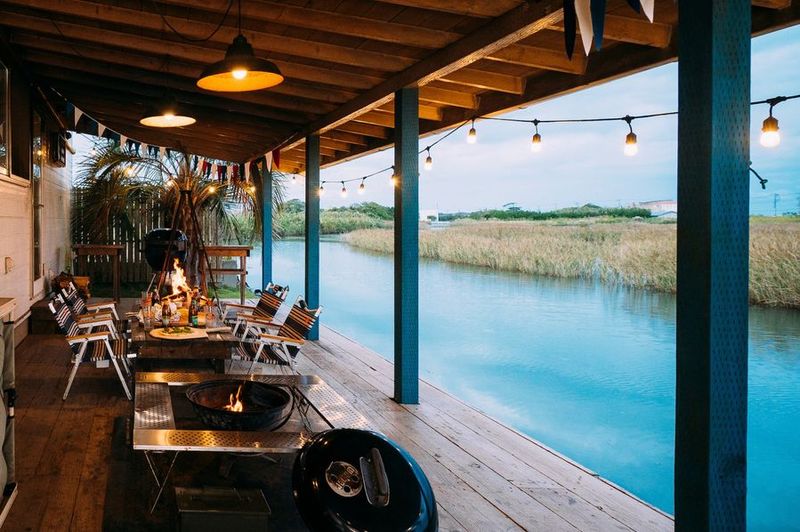 リバーサイドのBBQラナイ付きグランピング・レンタルスペース - River side village Loa