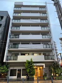 堺郵便局と堺市総合福祉会館の並びの道の向かい側のビルです - マイタイムオフィス堺東／グランビルド堺東８F レンタルオフィスの外観の写真