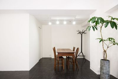 コーヒースタンド併設のギャラリー、レンタルスタジオ - GALLERY SPINDLE