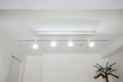 ライティングレールございます - GALLERY SPINDLE レンタルスペース、レンタルスタジオの室内の写真