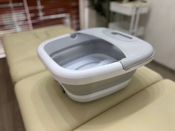 フットマッサージ - サロンcode Tenjiiin サロンcode Tenjiiin　リゾートの心地よさを感じる空間の室内の写真