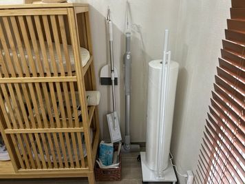 掃除機・クイックルワイパー・コロコロ - サロンcode Tenjiiin サロンcode Tenjiiin　リゾートの心地よさを感じる空間の設備の写真