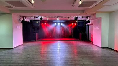 メインホール：スタンディング仕様 - someno kyoto ・ライブハウス・配信スタジオ・多目的スペースの室内の写真