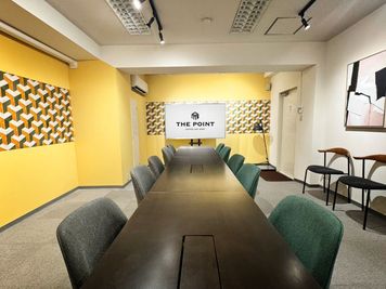 渋谷駅徒歩30秒｜着席可能人数15名｜ミーティング｜推し会｜ゲーム｜パーティー｜当日予約歓迎＜ルームB＞ - THE POINT relaxing渋谷2丁目