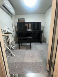 オープン記念!20%オフ!アップライトピアノで音楽練習♪ - KUNST下北沢