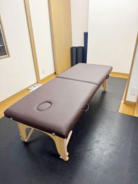 整体・マッサージ施術台 - レンタルジム「K」溝の口店 レンタルトレーニングジムの設備の写真