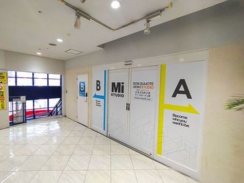 ミライスタジオ ドン・キホーテ上野店 ミライスタジオ ＜ドン・キホーテ上野店＞Bスタジオの入口の写真