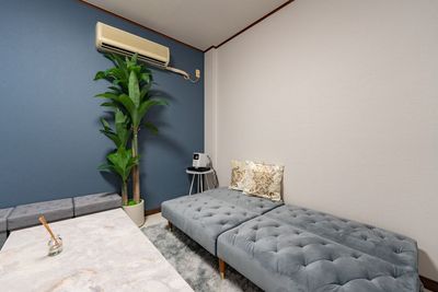 落ち着いた雰囲気の部屋 - マーブル天