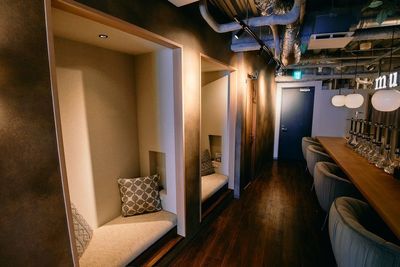 2名掛けのソファーもございます。 - シーシャカフェ＆バー muse下北沢 レンタルスペースの室内の写真