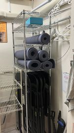 コートなど
こちらに掛けてくださいね♪ - StudioAVA大阪 阿波座駅1分！24時間利用可の多目的スペース♪の室内の写真
