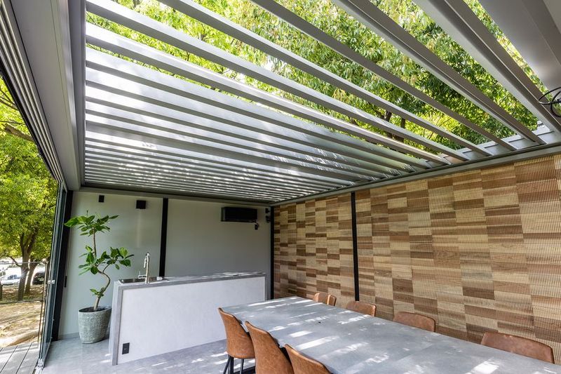 アウトドアリビング型レンタルスペース インスパーク若里公園 - インスパーク若里公園