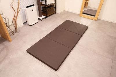 【施術マット(無料)】
・PUレザー折り畳みマット(整体、マッサージ、エステ、ストレッチ、ヨガなどに)
・幅80 × 長さ180 × 厚み5cm - JIBUN SALON(渋谷駅) 【OPEN割🎉最大30%】渋谷駅3分｜完全個室高級サロン🌸の室内の写真