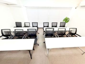 マイハート株式会社の会議室 貸し会議室（大）の室内の写真