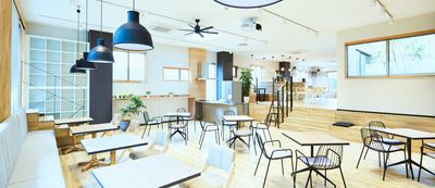 DMZ CAFE イベント貸切利用の室内の写真